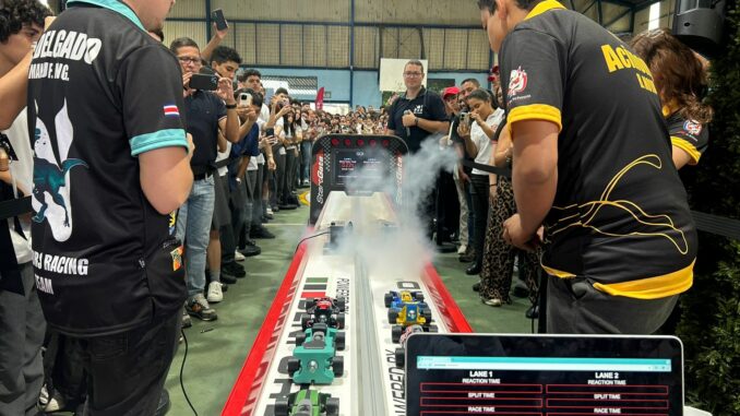 Durante estos días, 44 equipos de colegios públicos y privados presentarán y competirán con modelos a escala de vehículos de Fórmula 1, diseñados y construidos aplicando principios STEM.