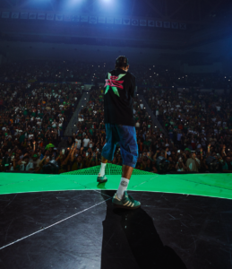 Álvaro Díaz anuncia su Sayonara Tour la cual comienza el 31 de agosto en Toluca, México. Su gira principal incluye paradas en México y en ciudades principales de Estados Unidos. 