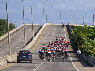 la participación de 1800 ciclistas que tomaron partida en la segunda edición del Gran Fondo Guanacaste.