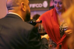 El evento benéfico Wine Sensations 2024 ha recibido un
importante reconocimiento recientemente, se trata del galardón Esencial Costa
Rica que le posiciona como un evento Marca País. 