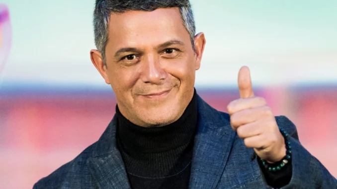 Alejandro Sanz a sus fans para anunciar uno de los mayores proyectos en los que se ha embarcado hasta la fecha y que, esta vez, no es musical sino audiovisual. Se trata de la serie documental de Netflix que, en colaboración con Sony Music Vision