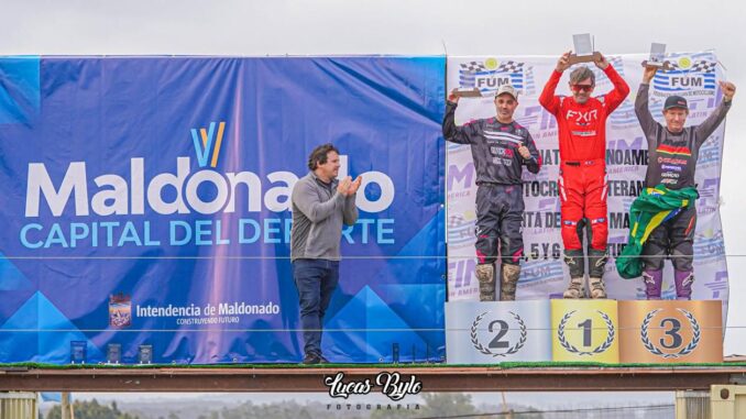 El piloto nacional Adrián Robert del equipo Pasion MX obtuvo este domingo el Campeonato Latinoamericano de Motocross en la categoría Veteranos, y llega a un total de 19 títulos internacionales en su destacada carrera deportiva.